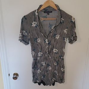 One Clothing Small Linen Floral Romper